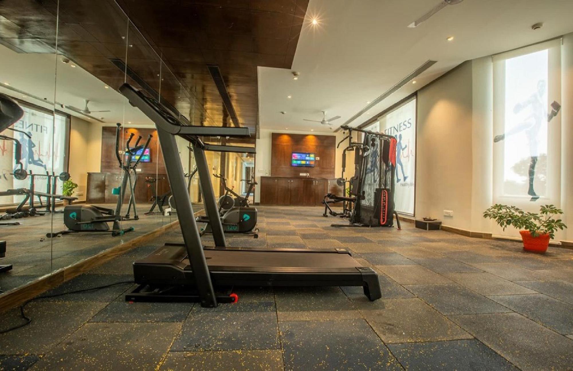 Hotel Aerostay Residency Igi Airport Delhi Нью-Дели Экстерьер фото