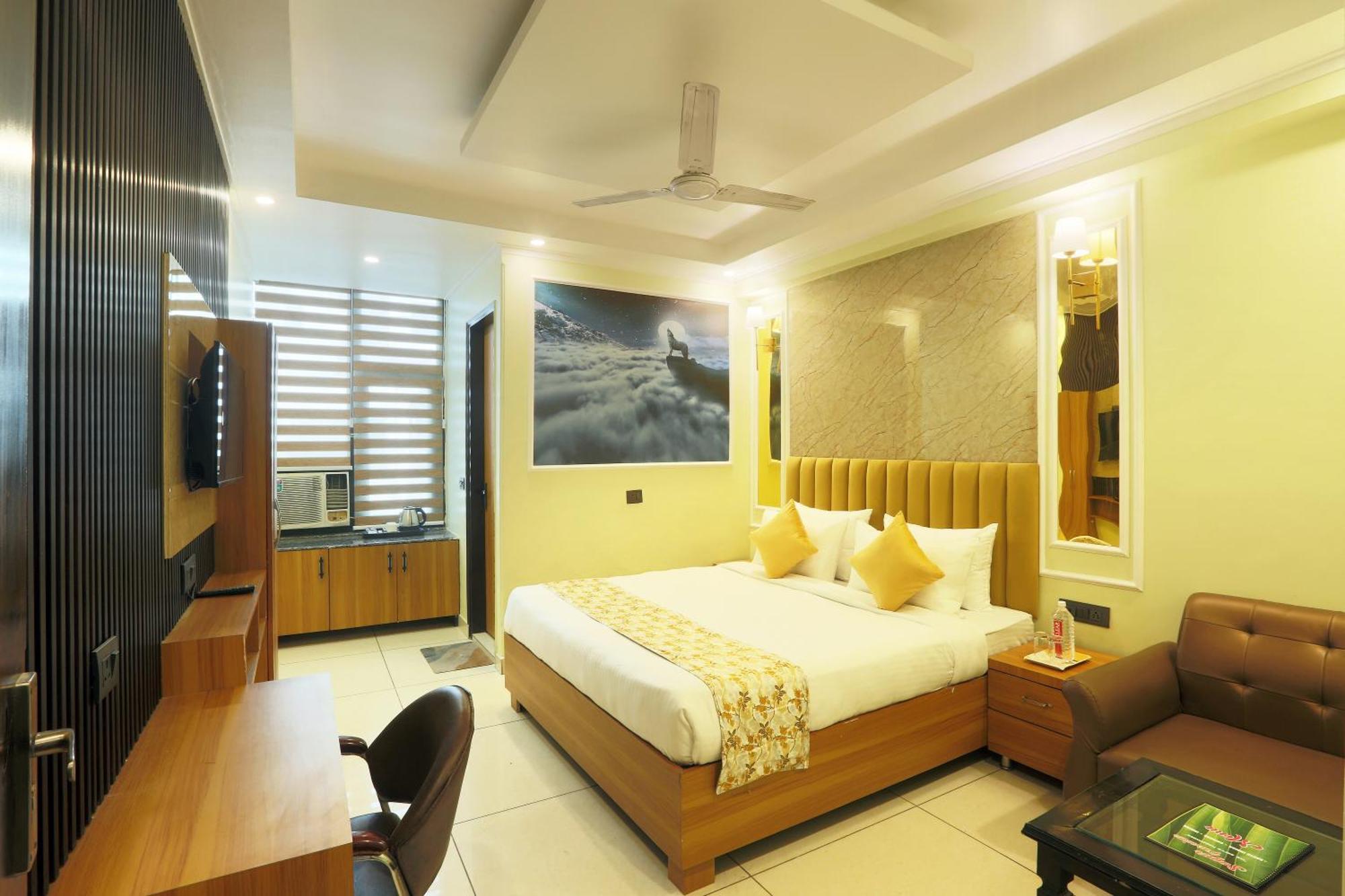 Hotel Aerostay Residency Igi Airport Delhi Нью-Дели Экстерьер фото