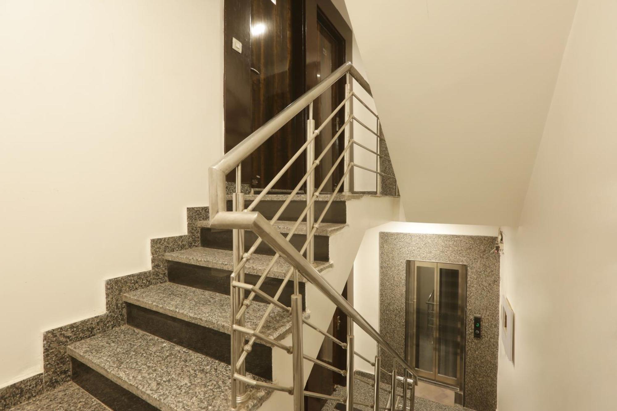 Hotel Aerostay Residency Igi Airport Delhi Нью-Дели Экстерьер фото