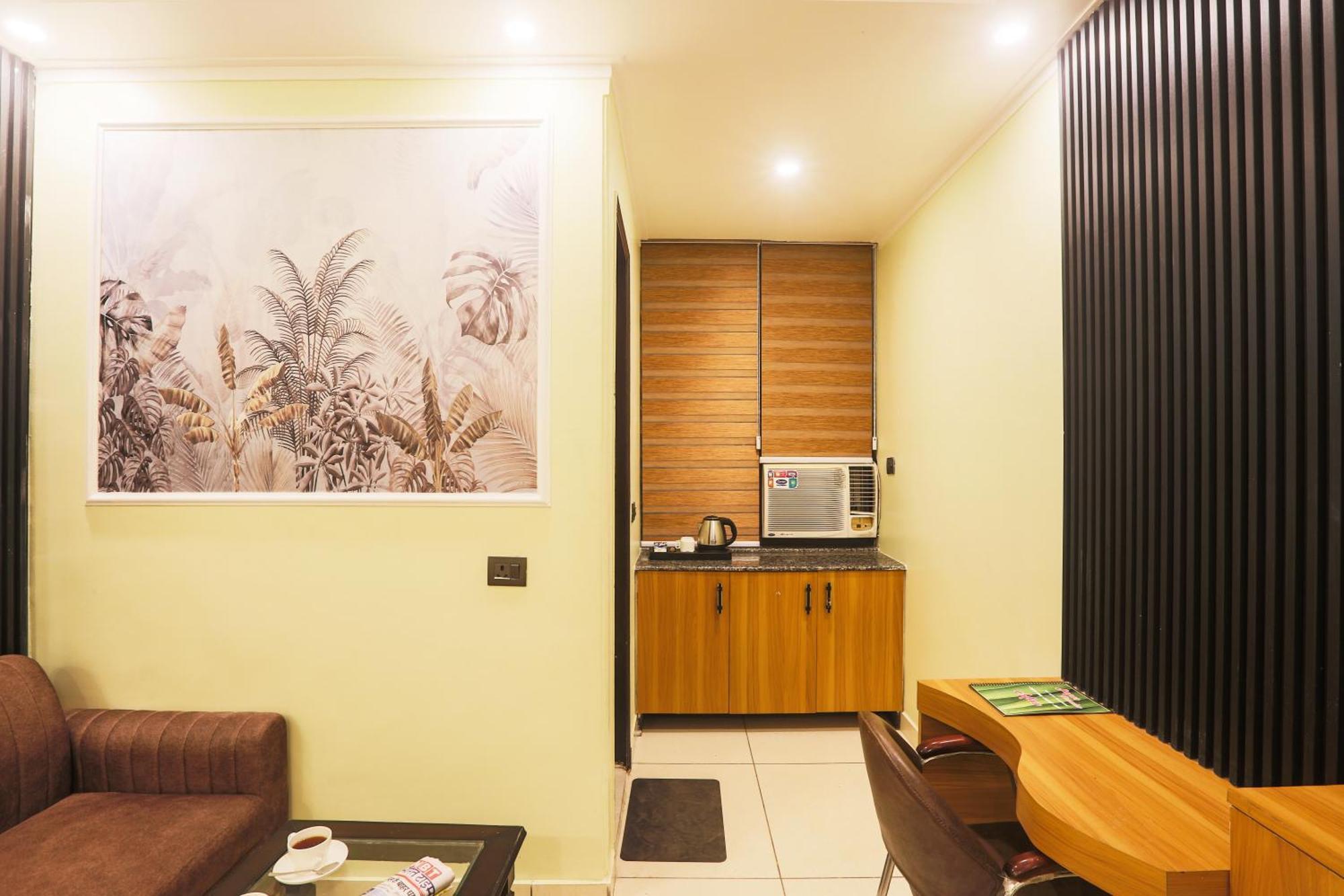 Hotel Aerostay Residency Igi Airport Delhi Нью-Дели Экстерьер фото