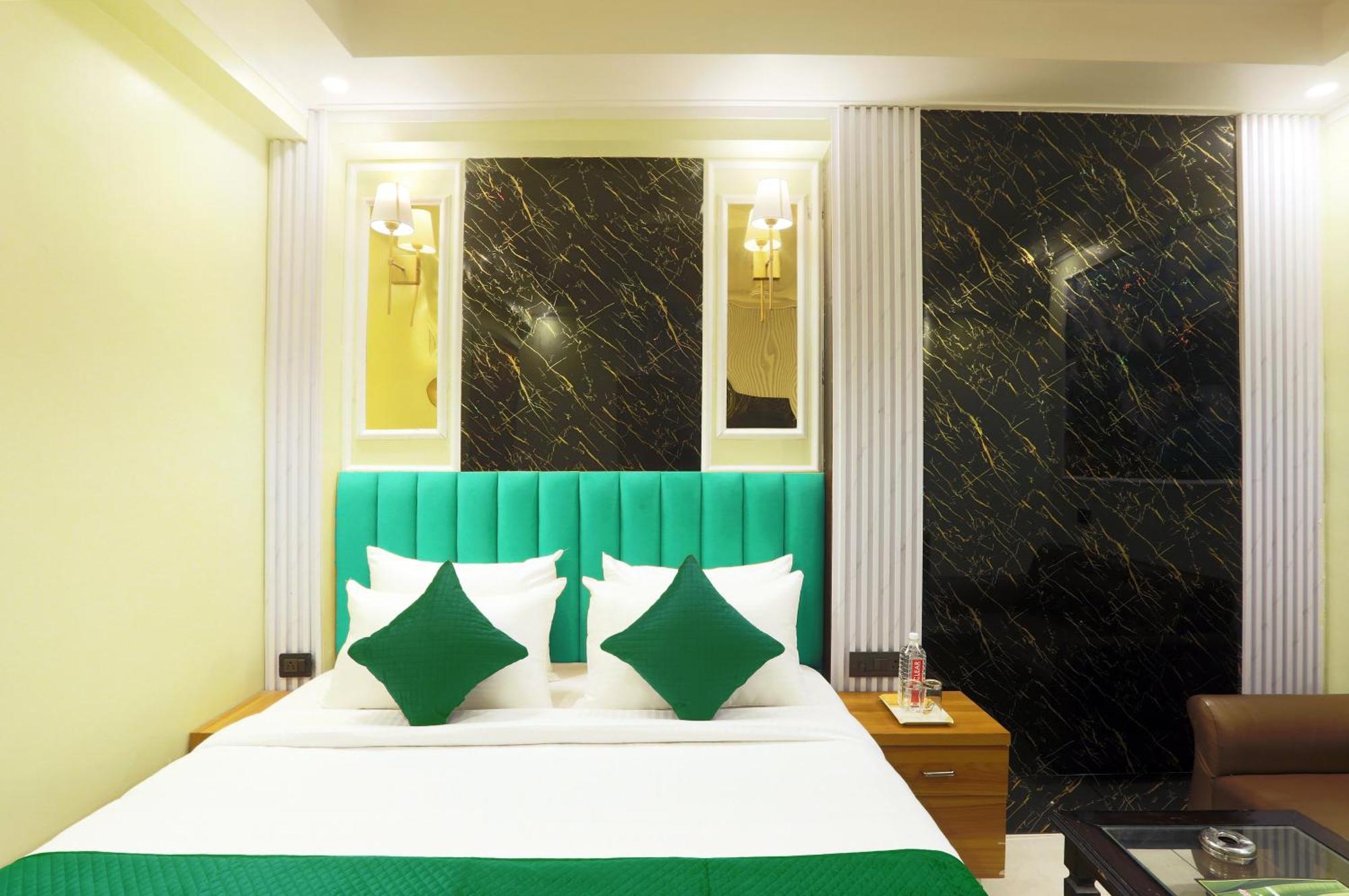 Hotel Aerostay Residency Igi Airport Delhi Нью-Дели Экстерьер фото
