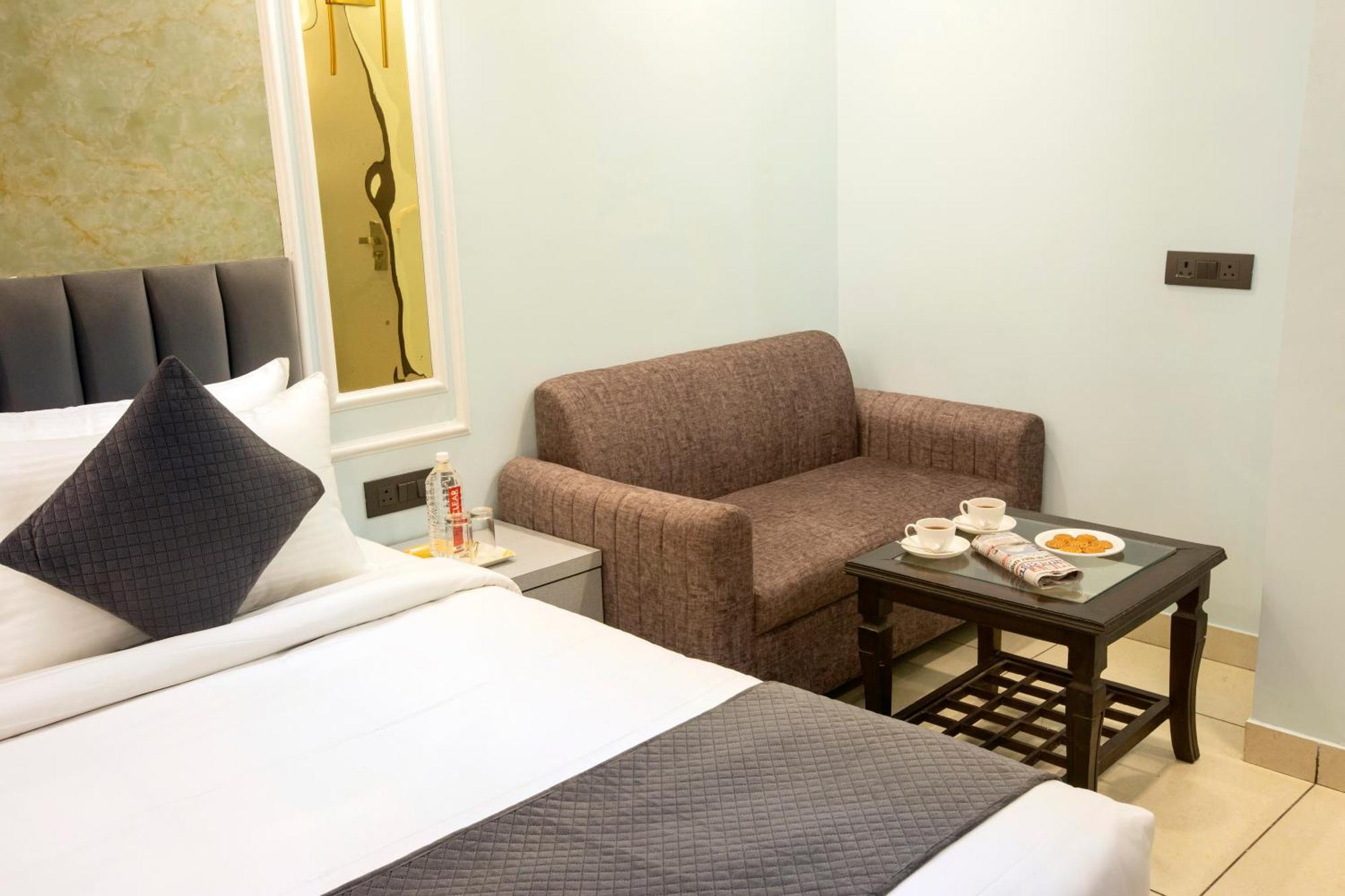 Hotel Aerostay Residency Igi Airport Delhi Нью-Дели Экстерьер фото
